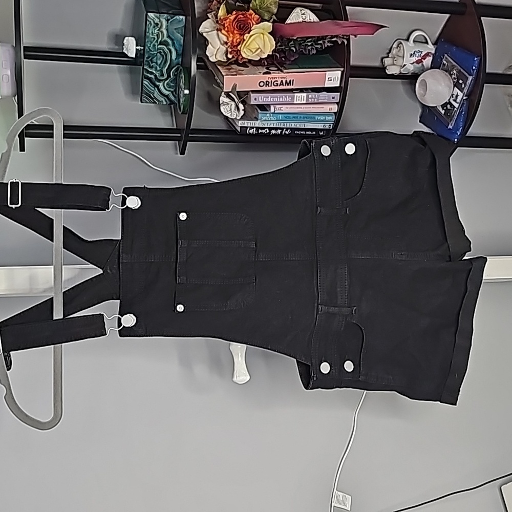NO BOUNDARIES black overall shorts size S 3/5